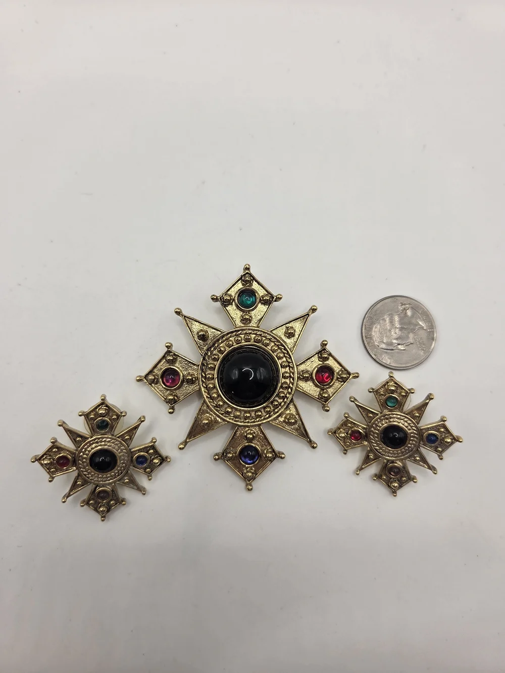 1733. Vintage Gold-Tone Maltese Cross Brooch And Earring Set